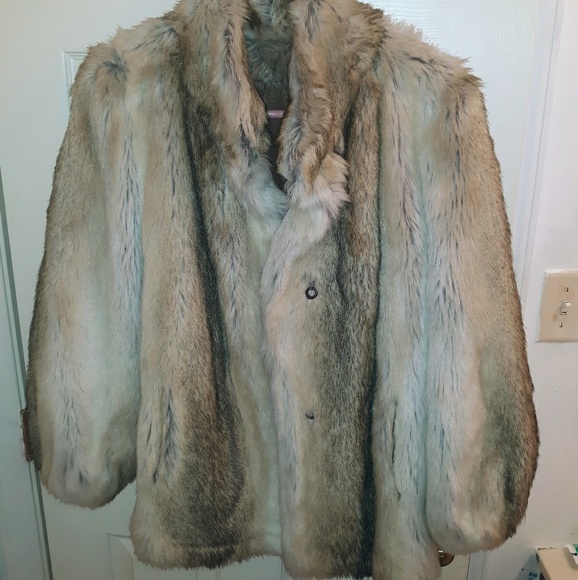 Coat - Picture 1 of 3